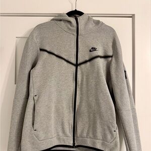 Nike Men Light Gray tech Jacket and jogger pants set size L